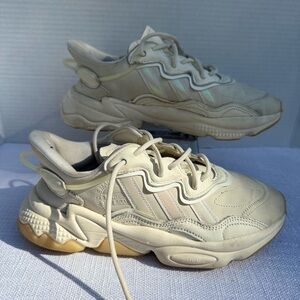 Adidas Womens Ozweego Off White Wonder Beige Running Shoes Sneakers Size 6.5